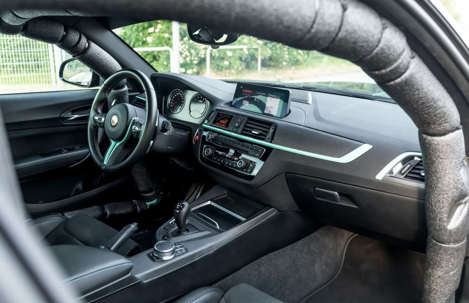 BMW M2 met mintgroene
