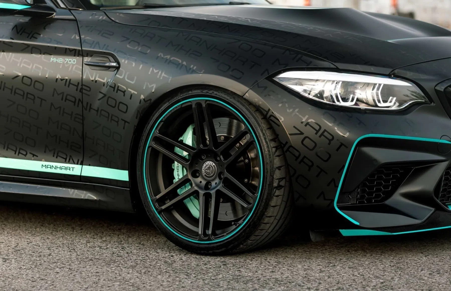 BMW M2 met mintgroene