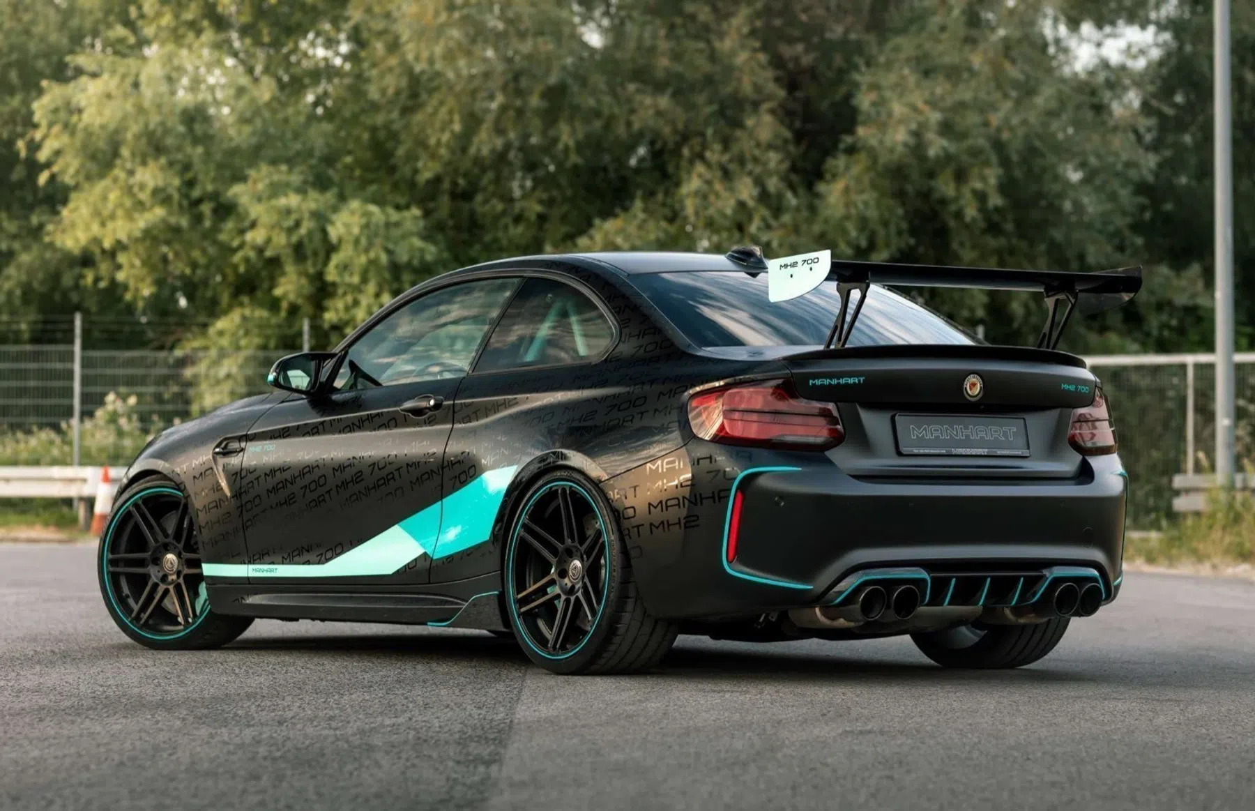BMW M2 met mintgroene