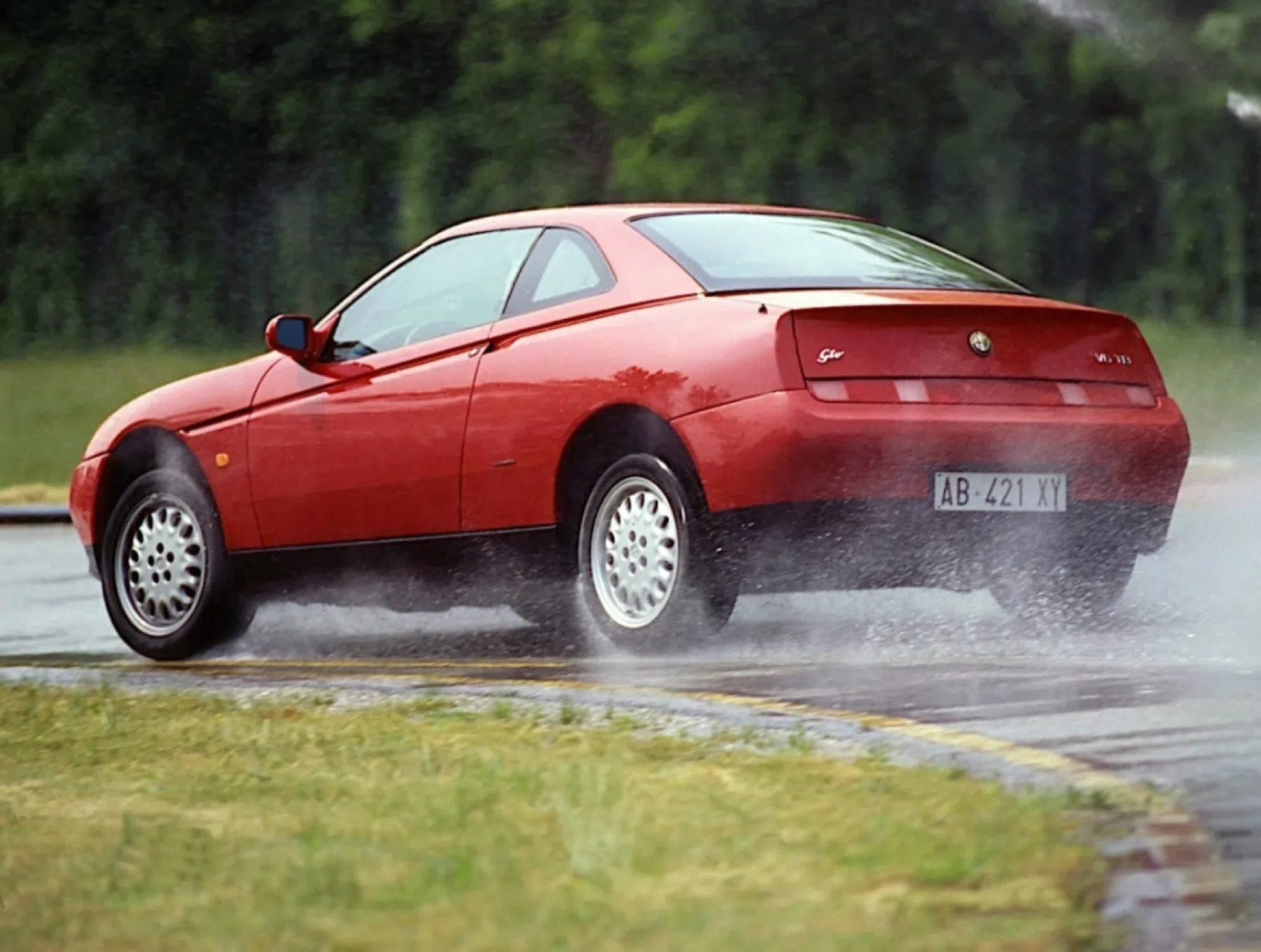 Ala Romeo Busso Busso V6: Geschiedenis en auto's die 'm hebben!