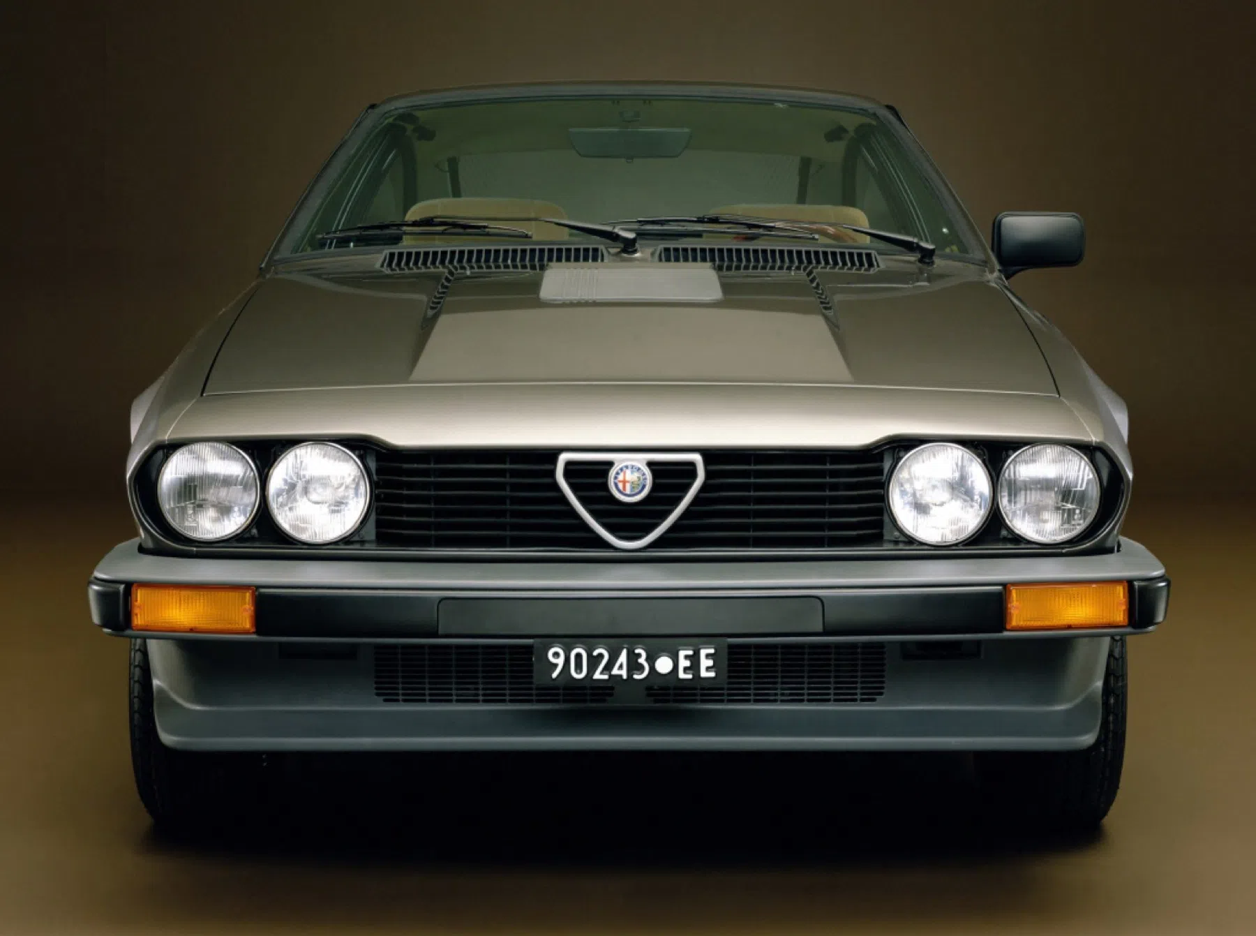 Ala Romeo Busso Busso V6: Geschiedenis en auto's die 'm hebben!