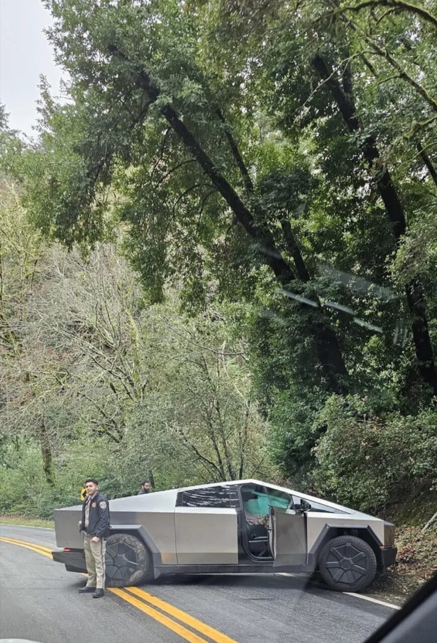 eerste gecrashte Cybertruck