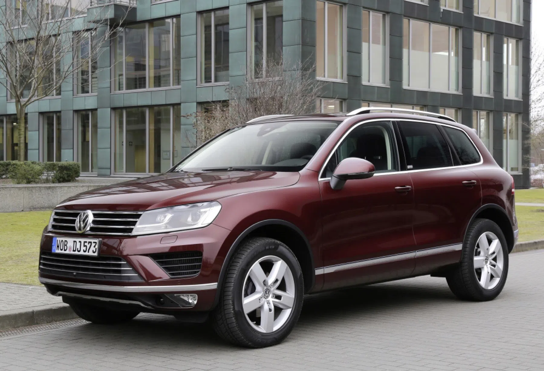 gigantische  SUV met zuinig motortje