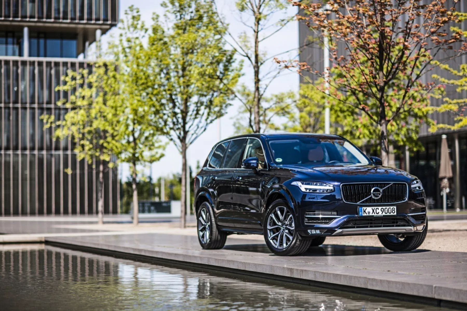 gigantische  SUV met zuinig motortje