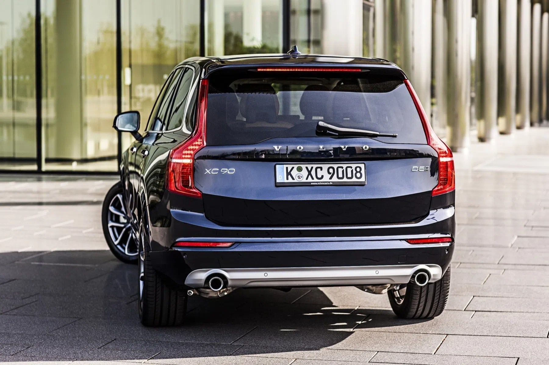 gigantische  SUV met zuinig motortje