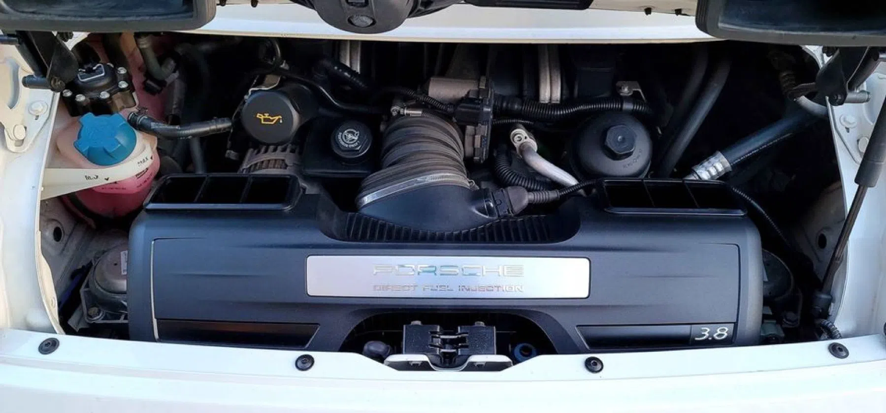 witte Porsche 997