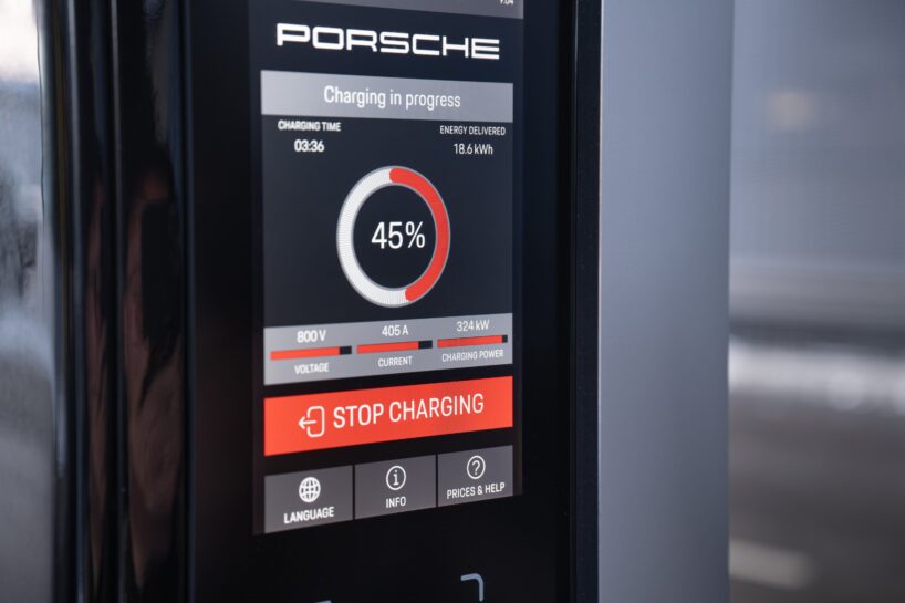 De Porsche Taycan laadt achterlijk snel