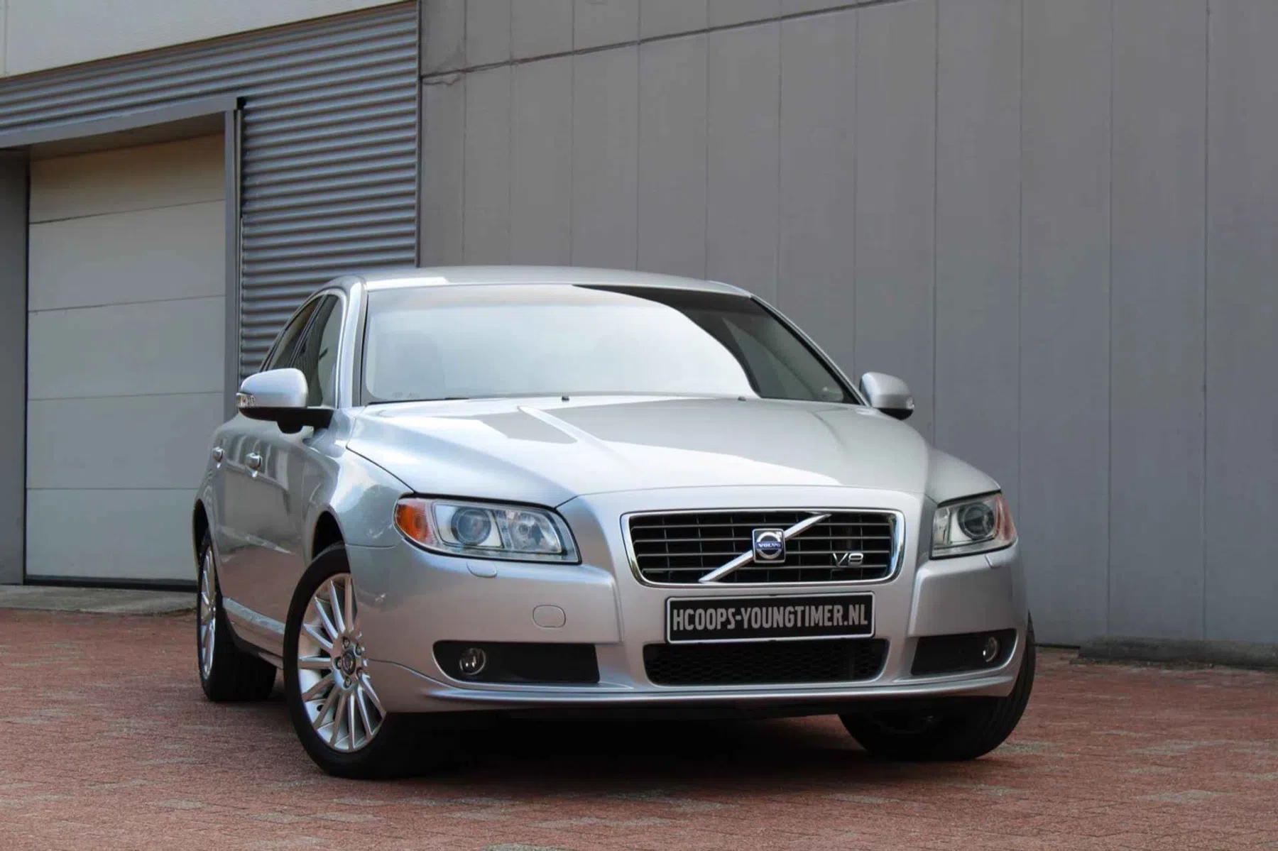 Volvo S80 V8