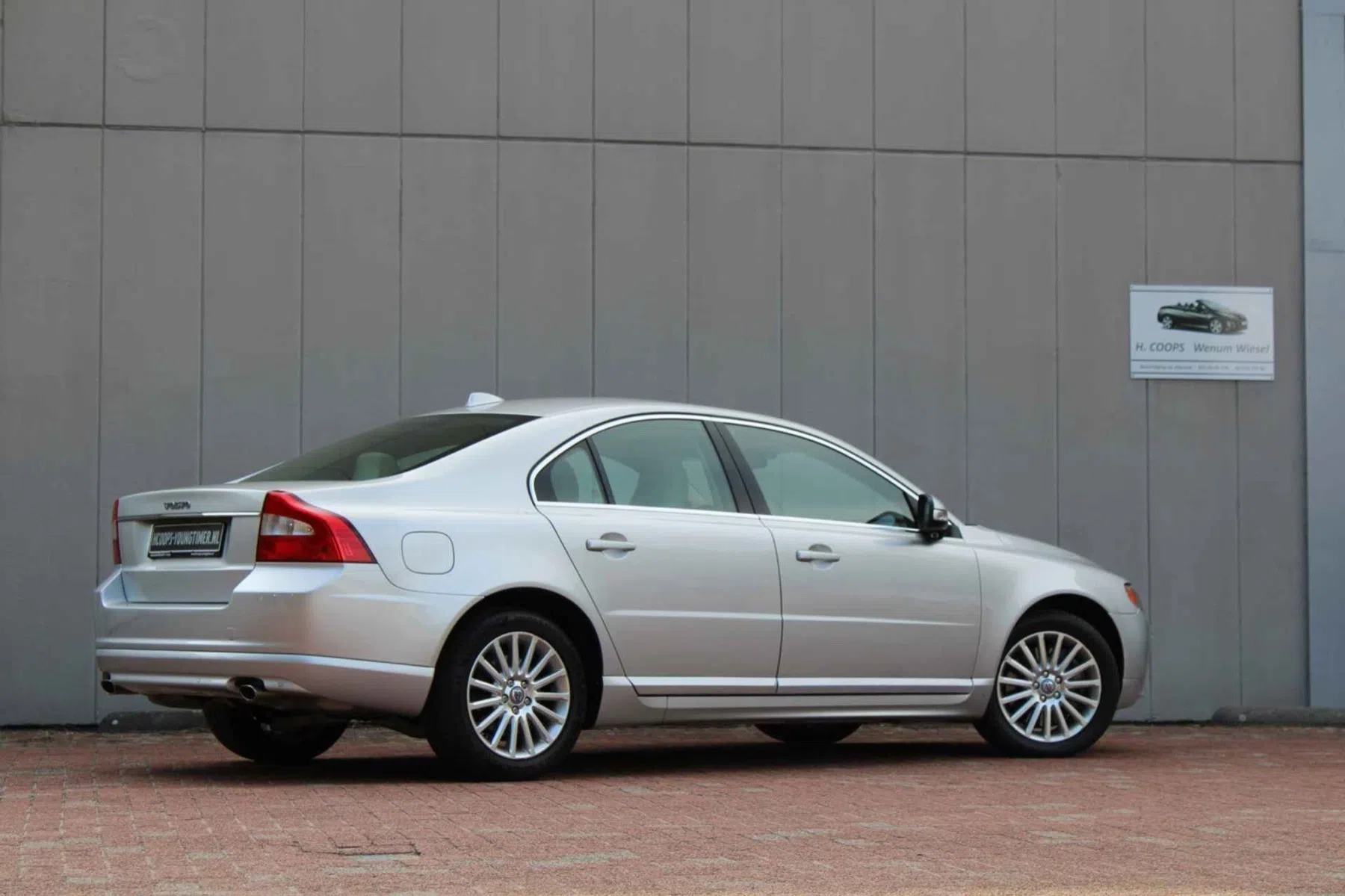 Volvo S80 V8