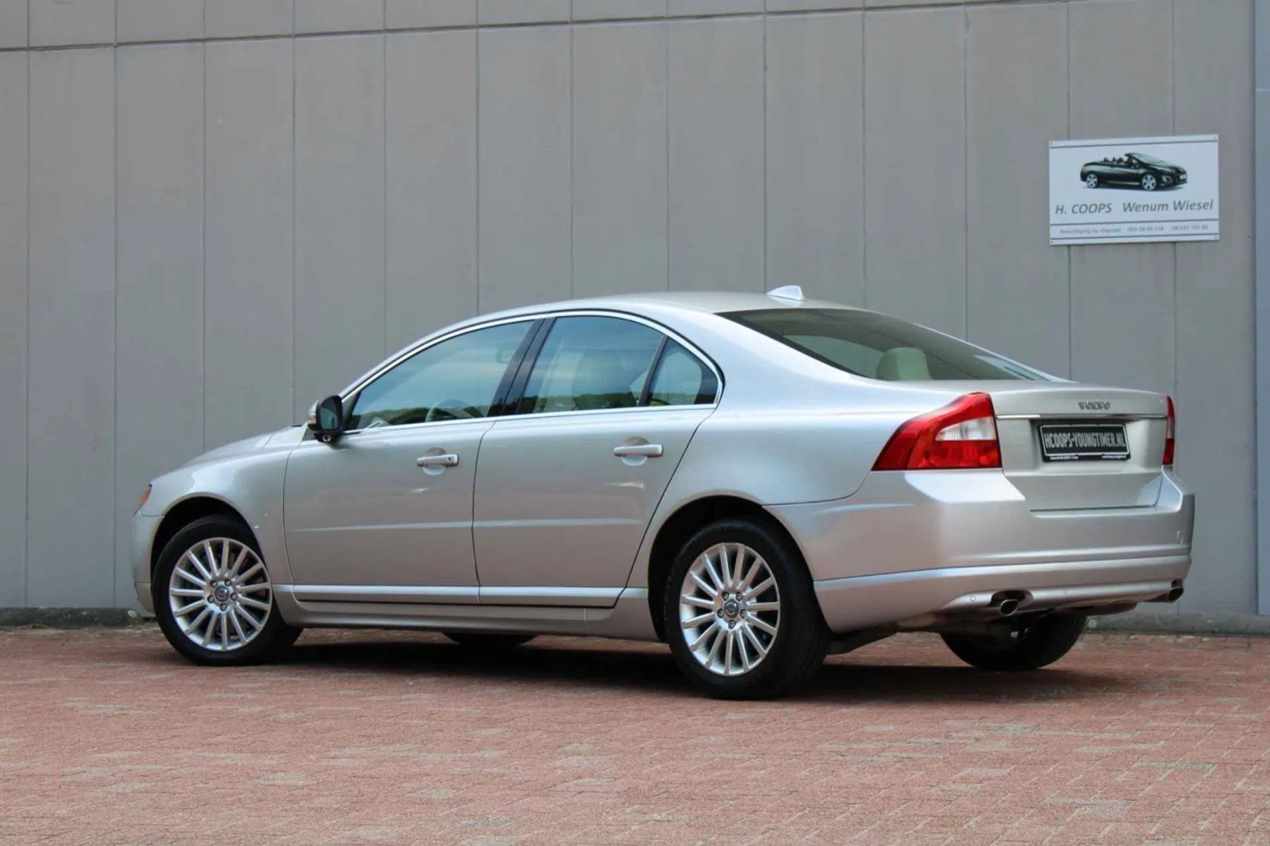 Volvo S80 V8