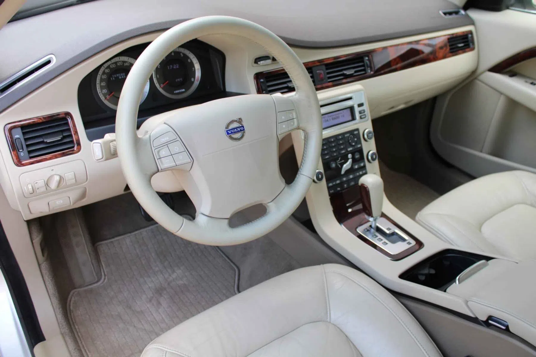 Volvo S80 V8