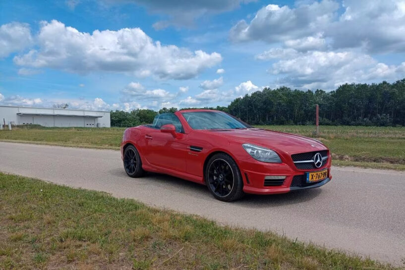 Rode SLK 55 AMG op Marktplaats