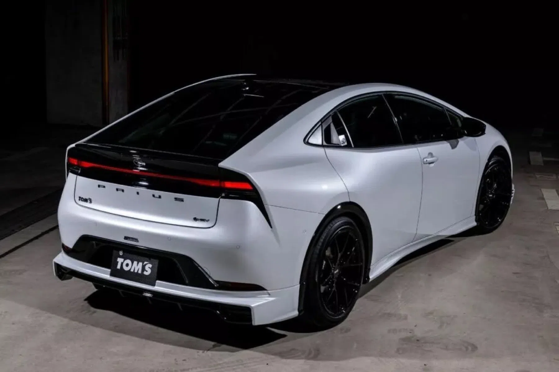 TOM'S Prius
