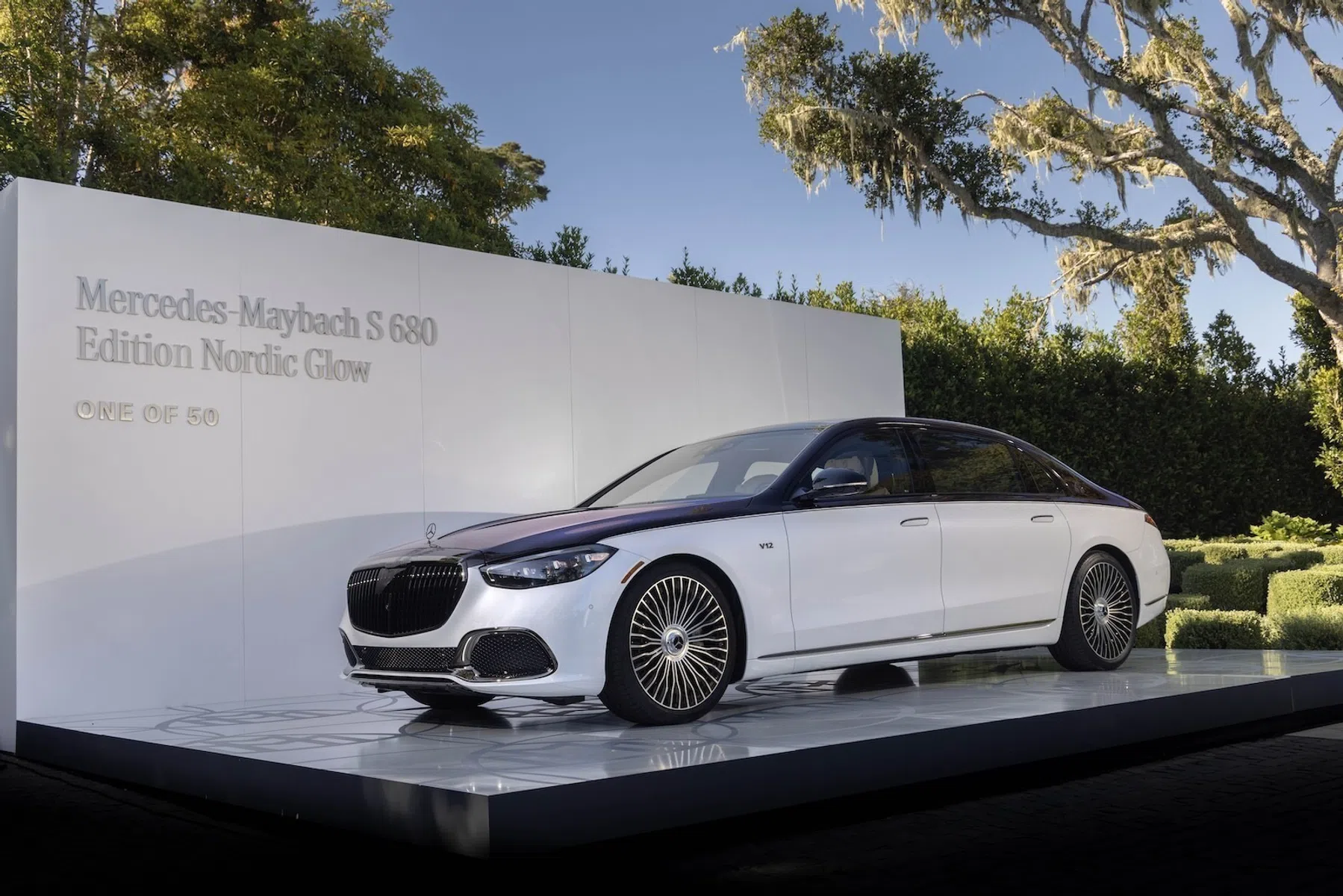 Bekijk het noorderlicht op de Mercedes-Maybach Nordic Glow