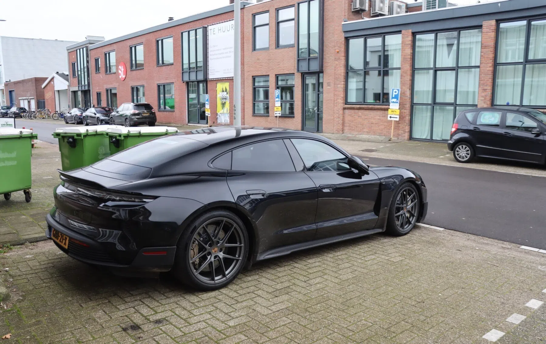 Porsche Taycan Turbo GT spot