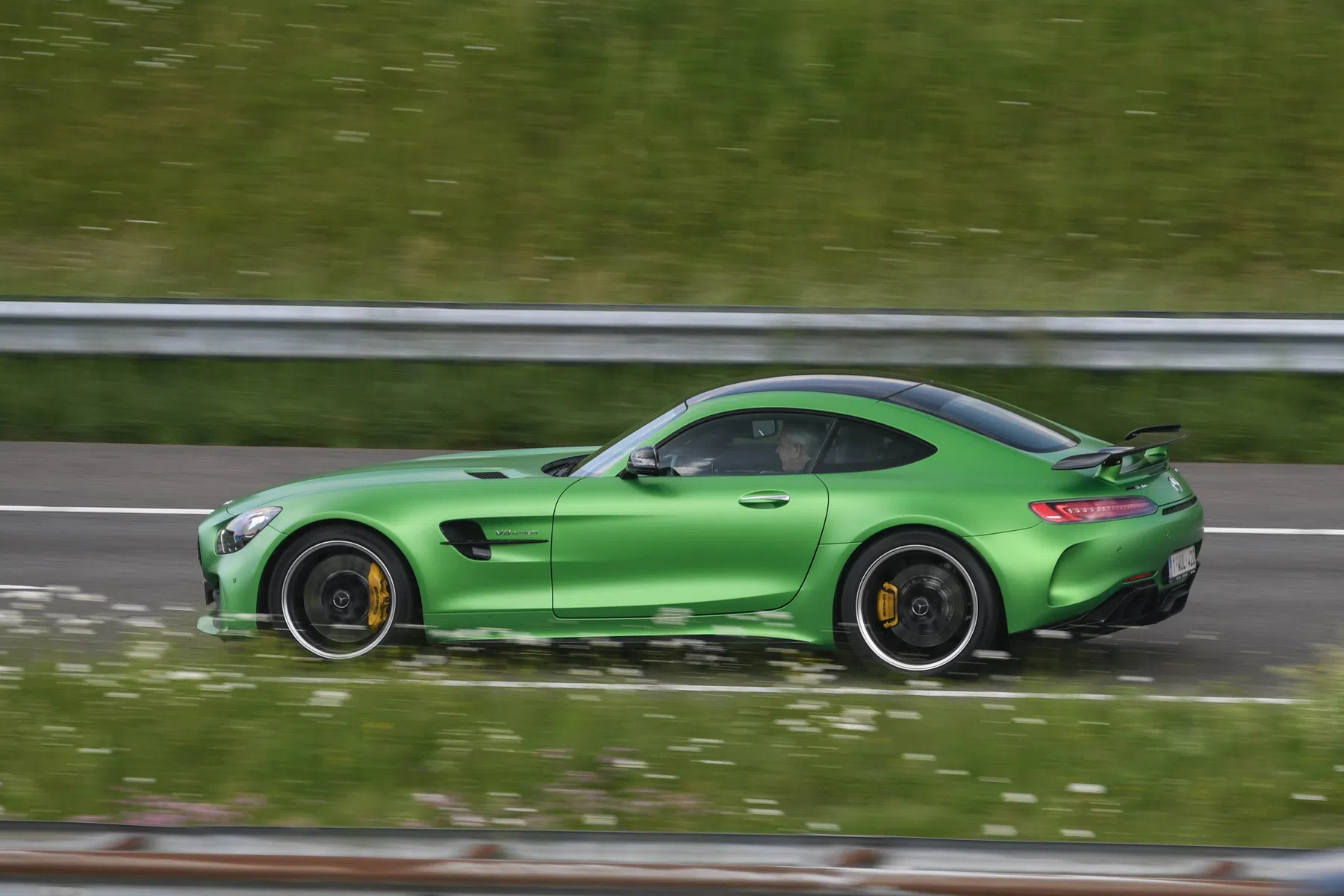 Mercedes-AMG GT-R