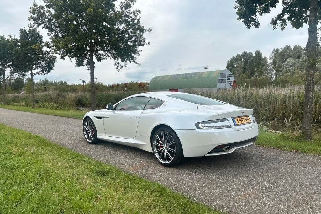 Aston Martin Virage op Marktplaats