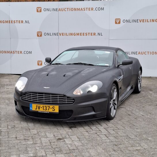 Aston Martin DBS Domeinen