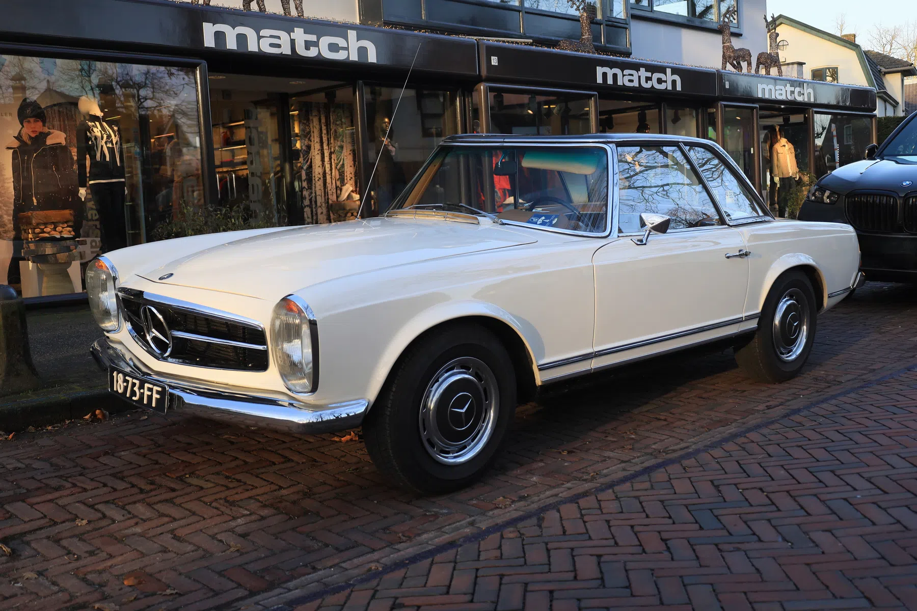 Mercedes-Benz 280SL