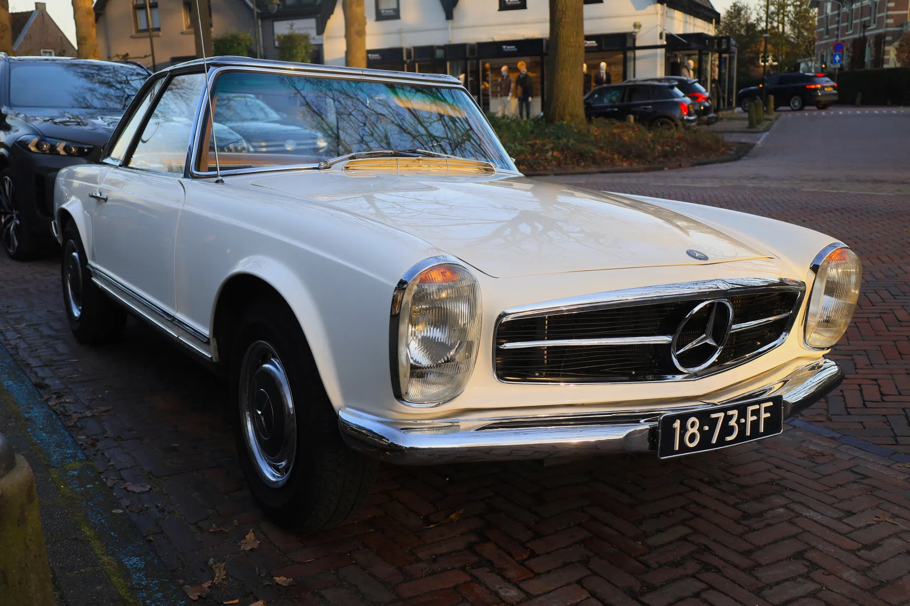 Mercedes-Benz 280SL