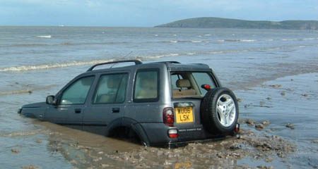 Land Rover Freelander op het strand