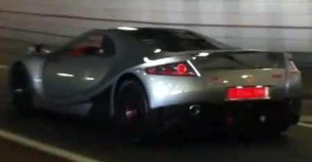 GTA Spano in de tunnel