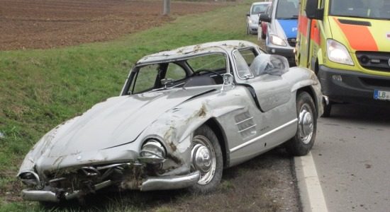 Mercedes 300SL is stuk