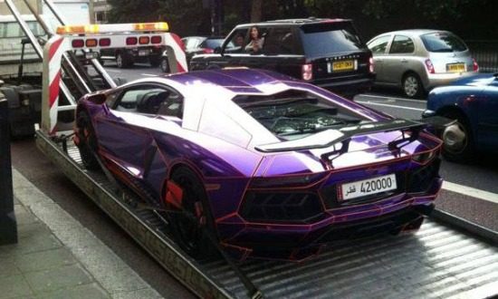 Da's pech, pimpelpaarse Aventador weg