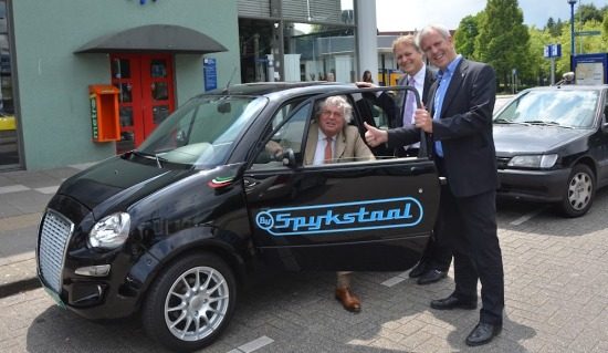 Ton Elias in een gerse Spijkstaal - bron: tonelias.vvd.nl