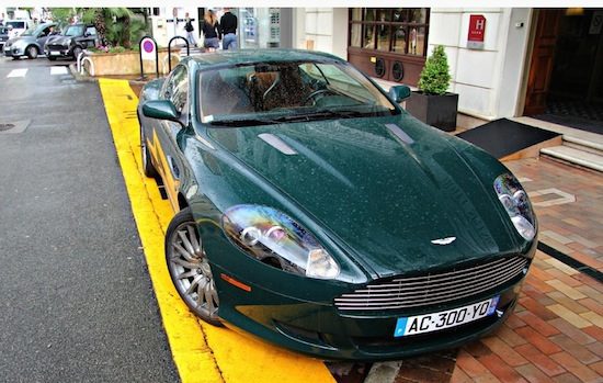 DB9