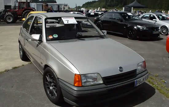 Deze Opel Kadett is onwijs snel