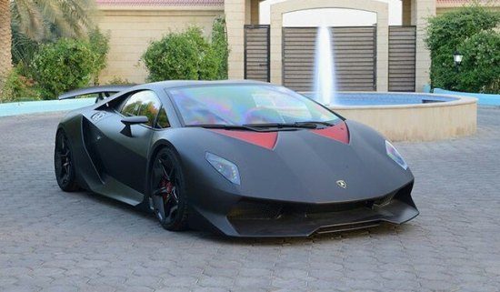 Buitenkansje! Gloednieuwe Lambo Sesto Elemento te koop