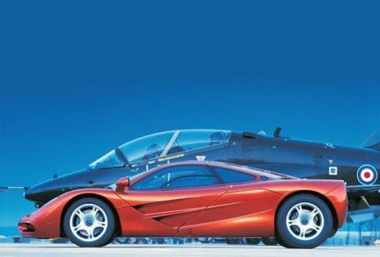 McLaren F1 + jet