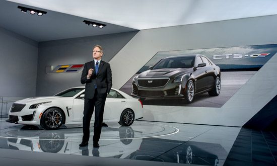De Nysschen tijdens de presentatie van de Cadillac CTS-V