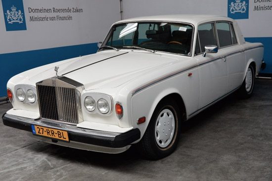 Rolls Royce Silver Shadow met wieldoppen