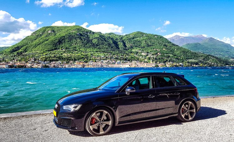 Audi RS3 met piepende schijven