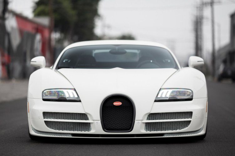 De allerlaatste Veyron Coupé kan van jou zijn