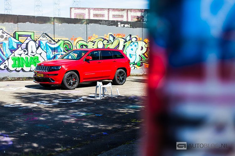Jeep Grand Cherokee SRT rijtest en video