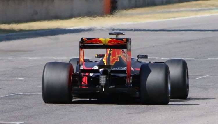 Red Bull met bredere banden