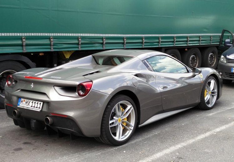Ferrari 488