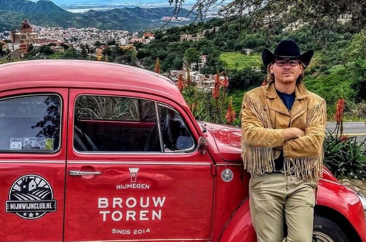 Nederlander toert dwars door Mexico in Kever