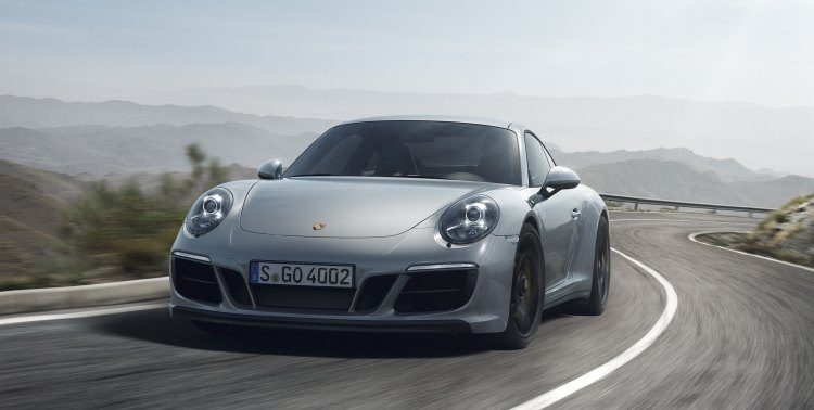 De Porsche 911 GTS is strakgetrokken