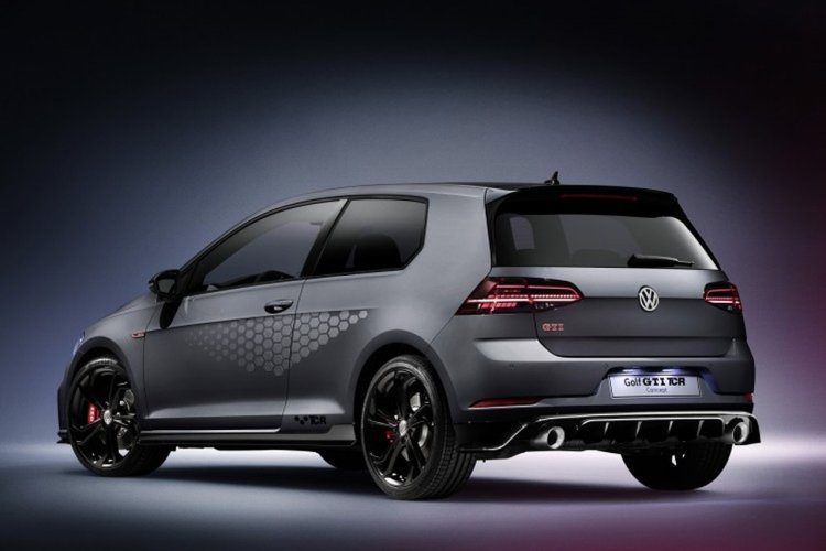 Volkswagen Golf GTI TCR Akrapovic