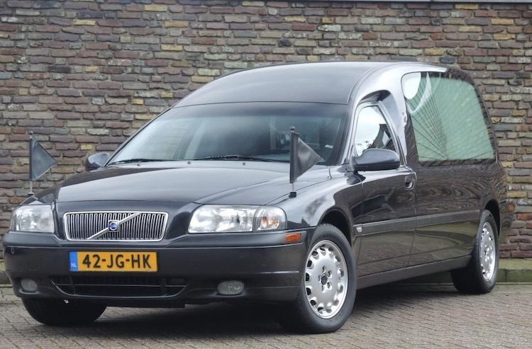 Te koop: Volvo S80 als ultieme grafbak