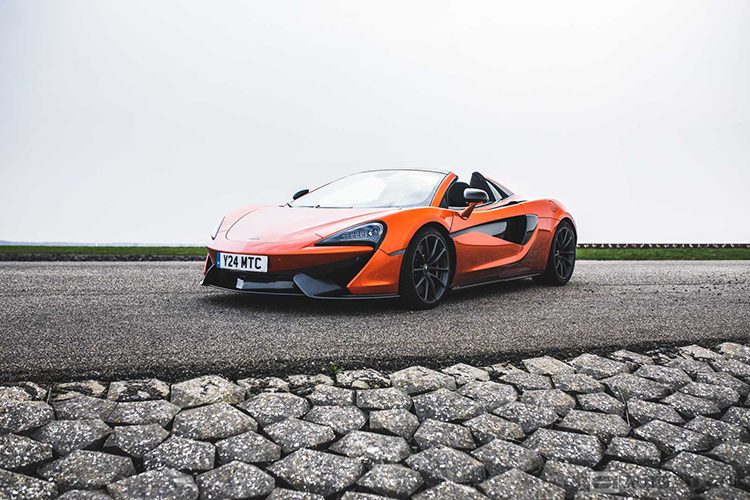 McLaren 570S Spider rijtest en video