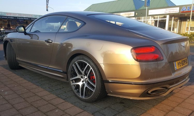 9 belachelijke dikke Bentley's op Nederlands kenteken