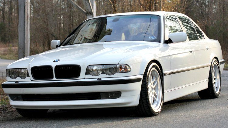 BMW 740 (S62)