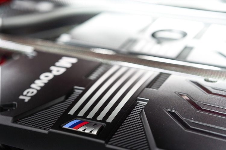 Hoor en zie de motor van de nieuwe BMW M3