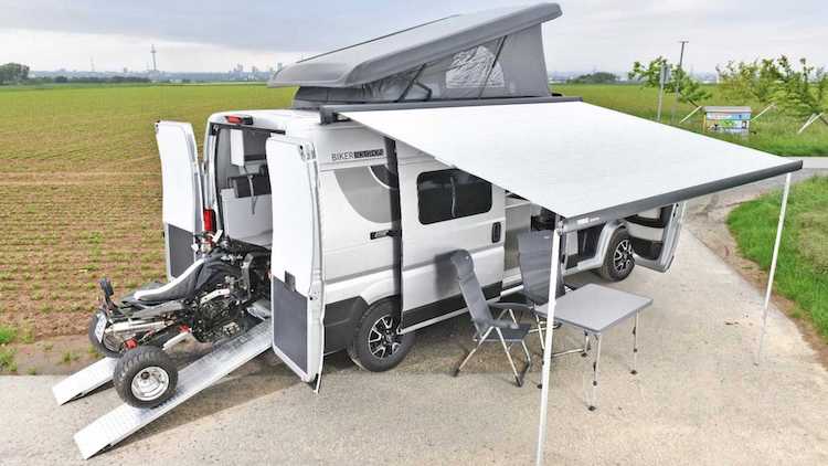 In deze Citroën camper is er genoeg ruimte voor je speeltjes