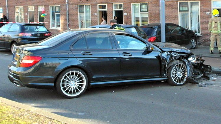 Mercedes-Benz C63 (W204)